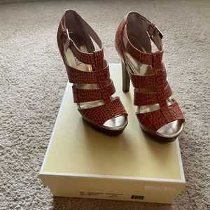 Michael Kors Camden Platform in Luggage